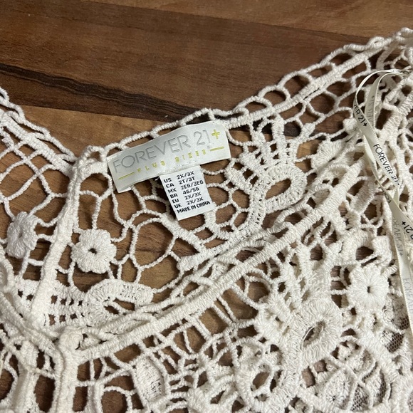 Lace coverup/top, beautiful piece for layering!! - Picture 2 of 3
